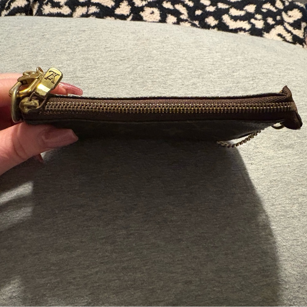 XSOLDX Louis Vuitton Pochette Accessoires Monogram Shoulder Bag Authentic - Picture 12 of 15